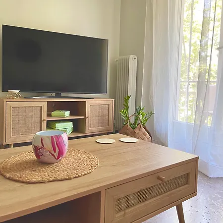 Apartment Modern Living By Yha